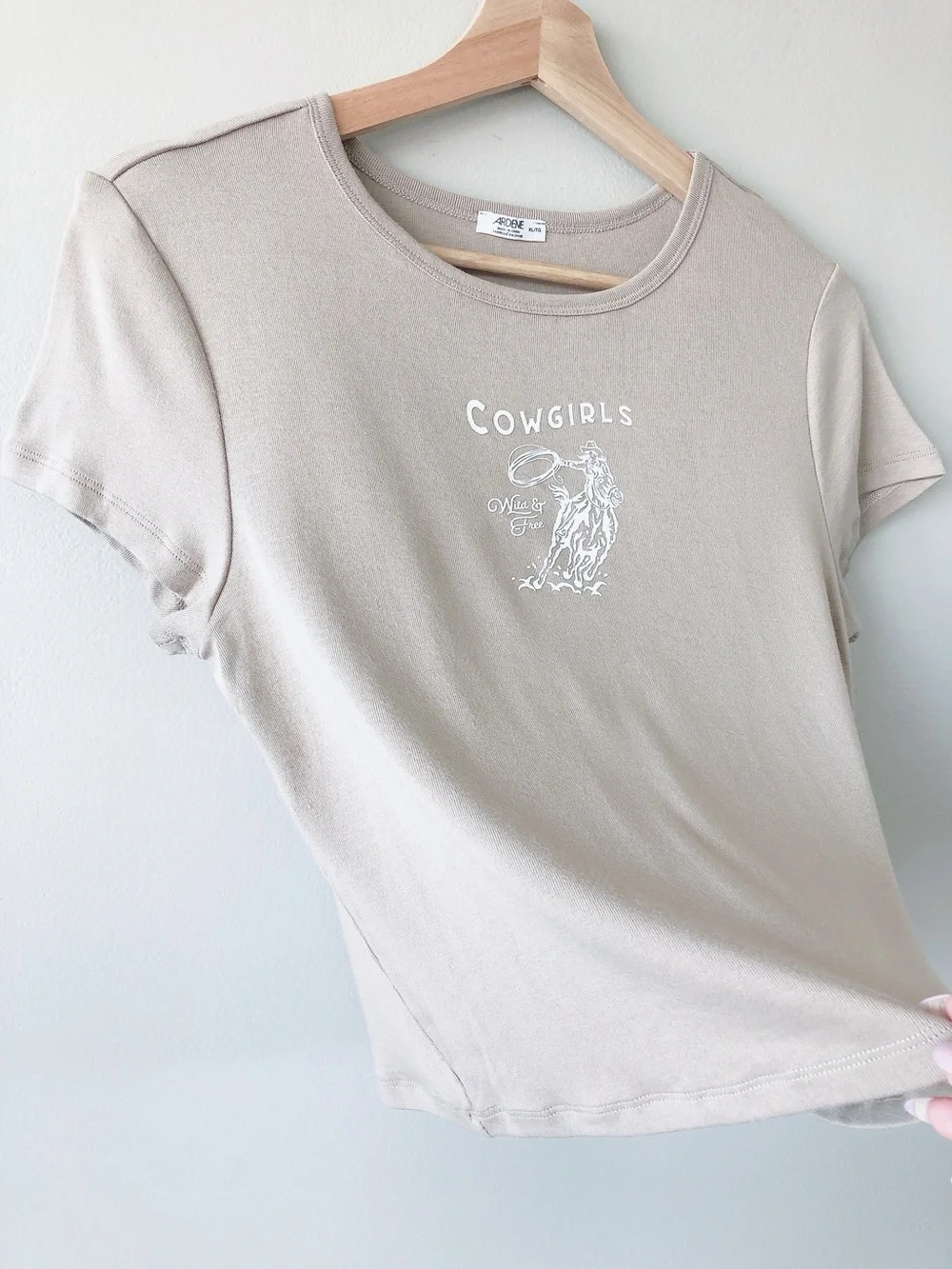 Cowgirls Graphic Tee Beige Women’s Top XL western county tshirt - Picture 2 of 12